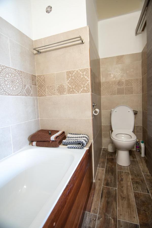 Appartements Et Chambres En Coeur De Ville Saint-Denis - Entree Autonome - Check In 14H30- Экстерьер фото