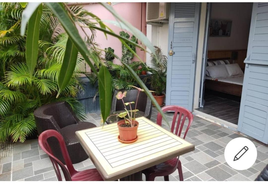 Appartements Et Chambres En Coeur De Ville Saint-Denis - Entree Autonome - Check In 14H30- Экстерьер фото