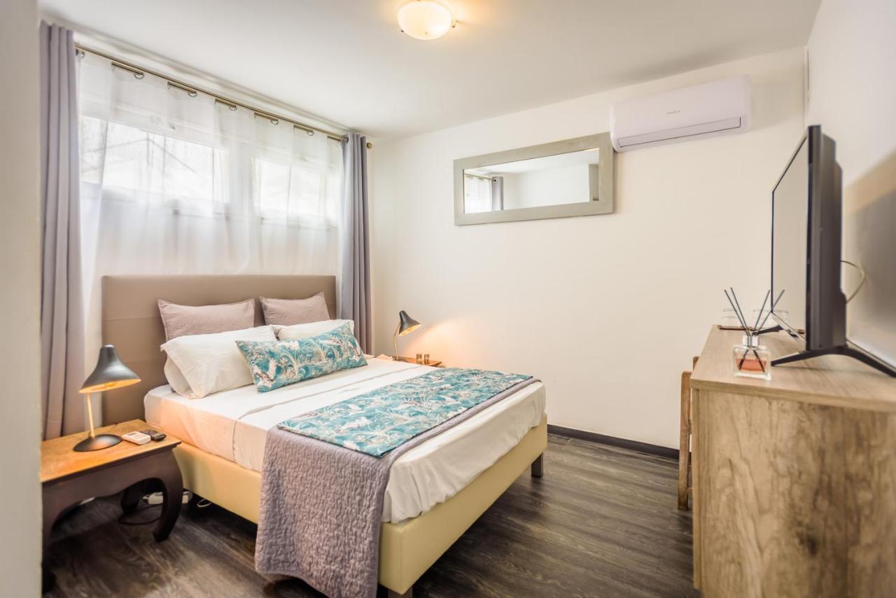 Appartements Et Chambres En Coeur De Ville Saint-Denis - Entree Autonome - Check In 14H30- Экстерьер фото